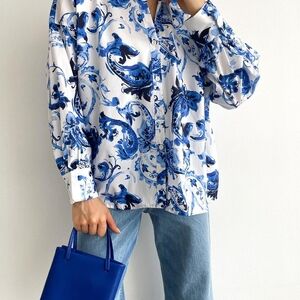 Zara White Button-Down Shirt with Blue Floral Scroll Print